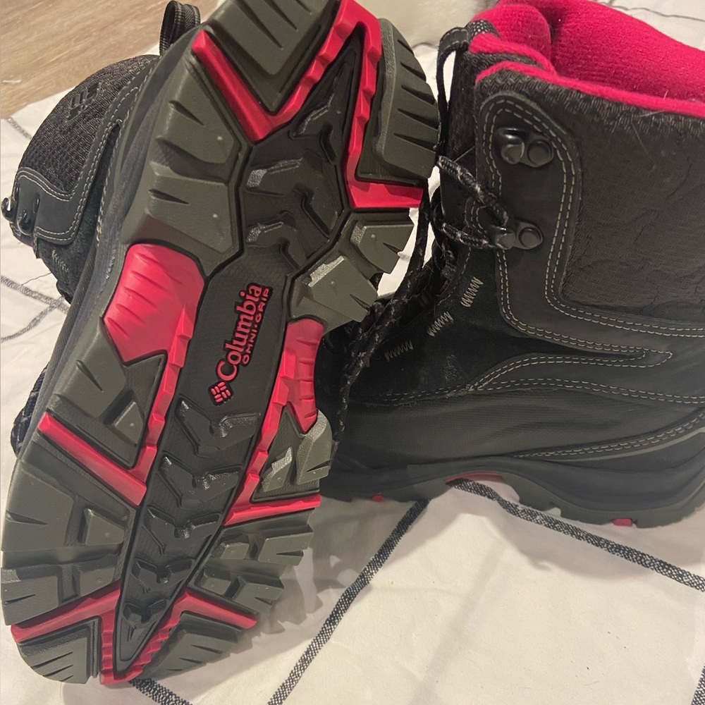 Columbia women’s snow boots